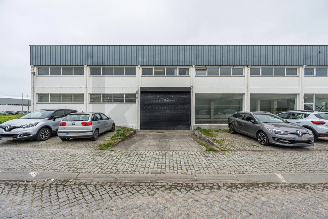 Armazém para Venda em Silvalde Foto 3