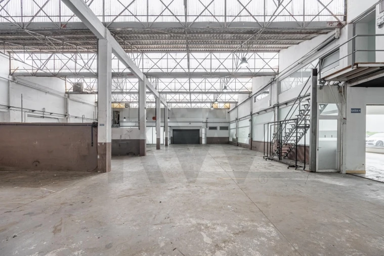 Armazém para Venda em Silvalde Foto 25