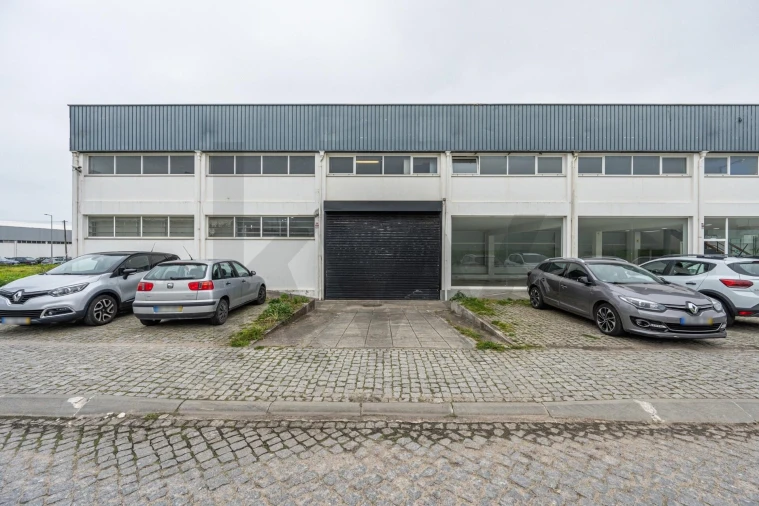 Armazém para Venda em Silvalde Foto 3