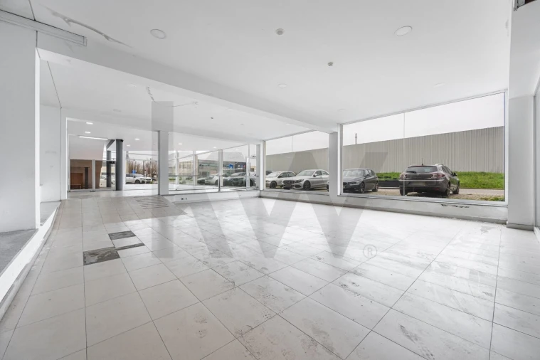 Armazém para Venda em Silvalde Foto 10