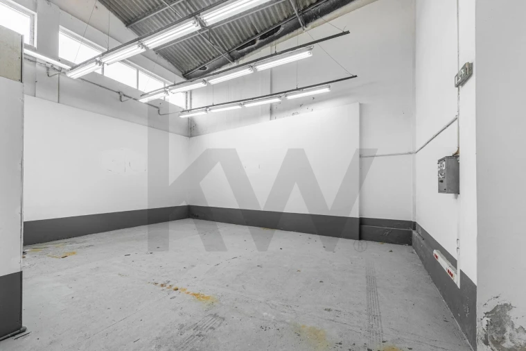 Armazém para Venda em Silvalde Foto 27