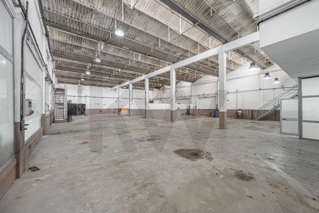 Armazém para Venda em Silvalde Foto 23