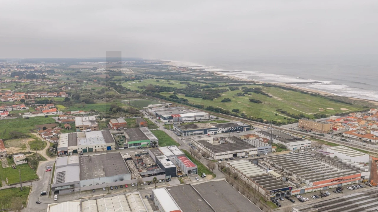 Armazém para Venda em Silvalde Foto 6