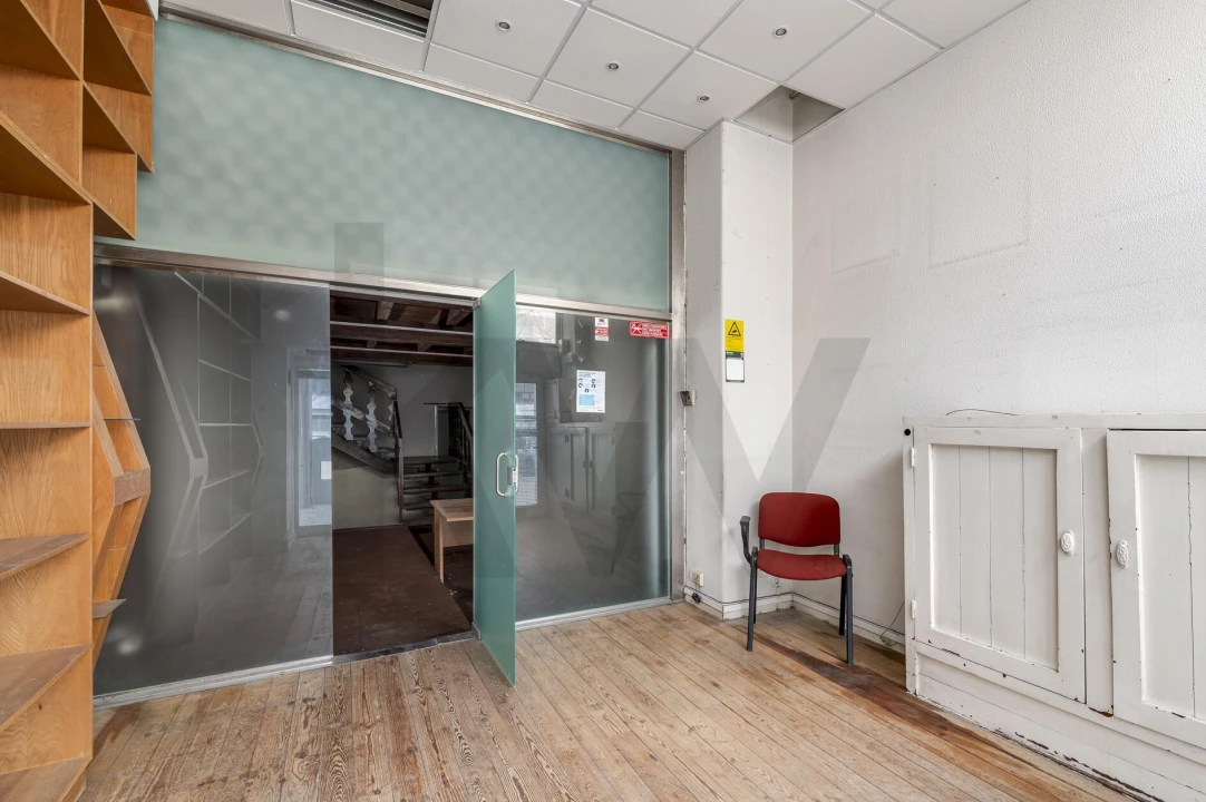 Loja para Venda em Alvalade Foto 12