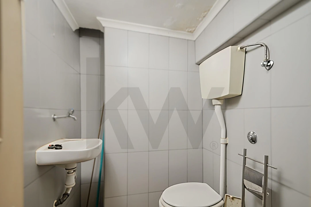 Loja para Venda em Alvalade Foto 17