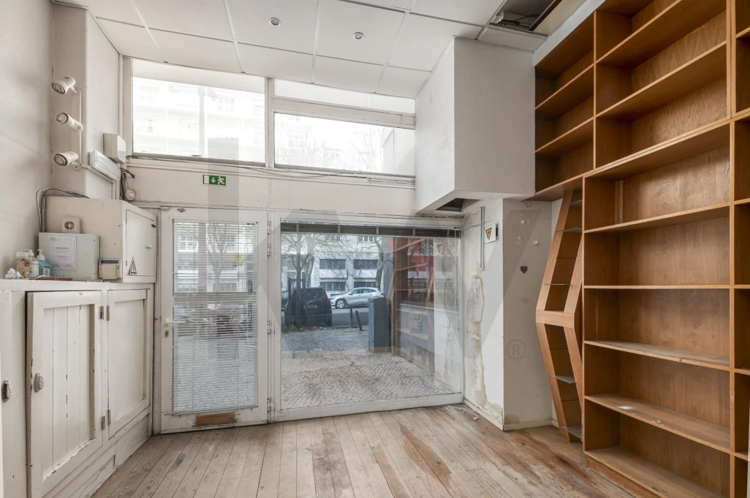 Loja para Venda em Alvalade Foto 9