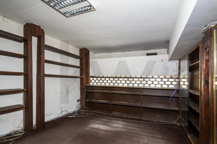 Loja para Venda em Alvalade Foto 18