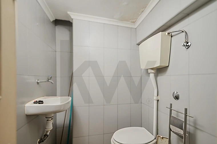 Loja para Venda em Alvalade Foto 17