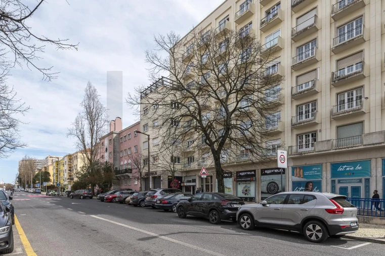 Loja para Venda em Alvalade Foto 2