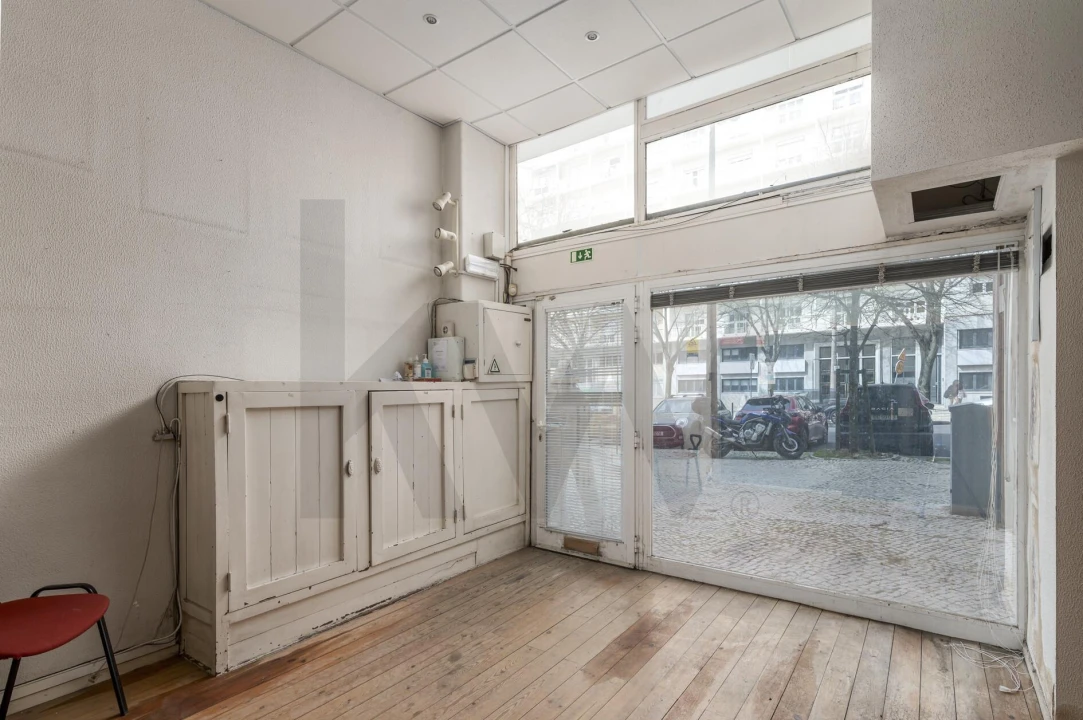 Loja para Venda em Alvalade Foto 10