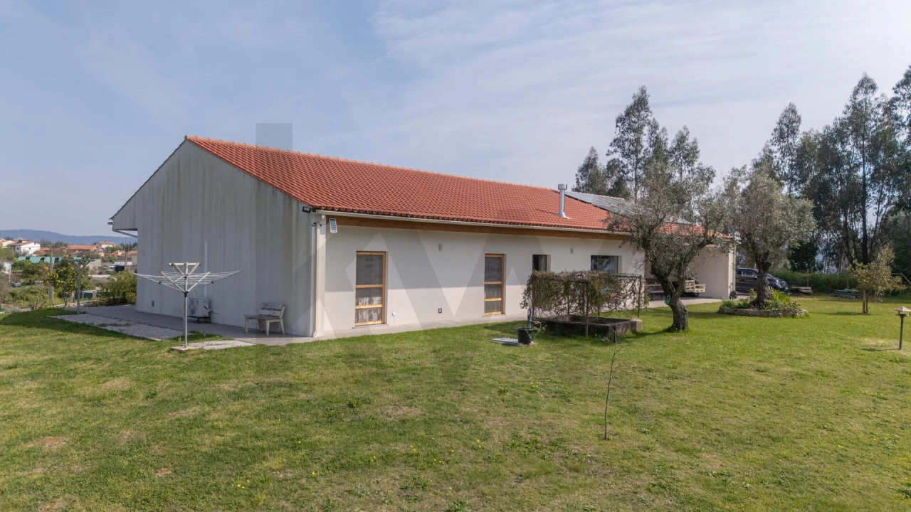 Moradia T3 para Venda em Poiares (Santo Andre) Foto 47