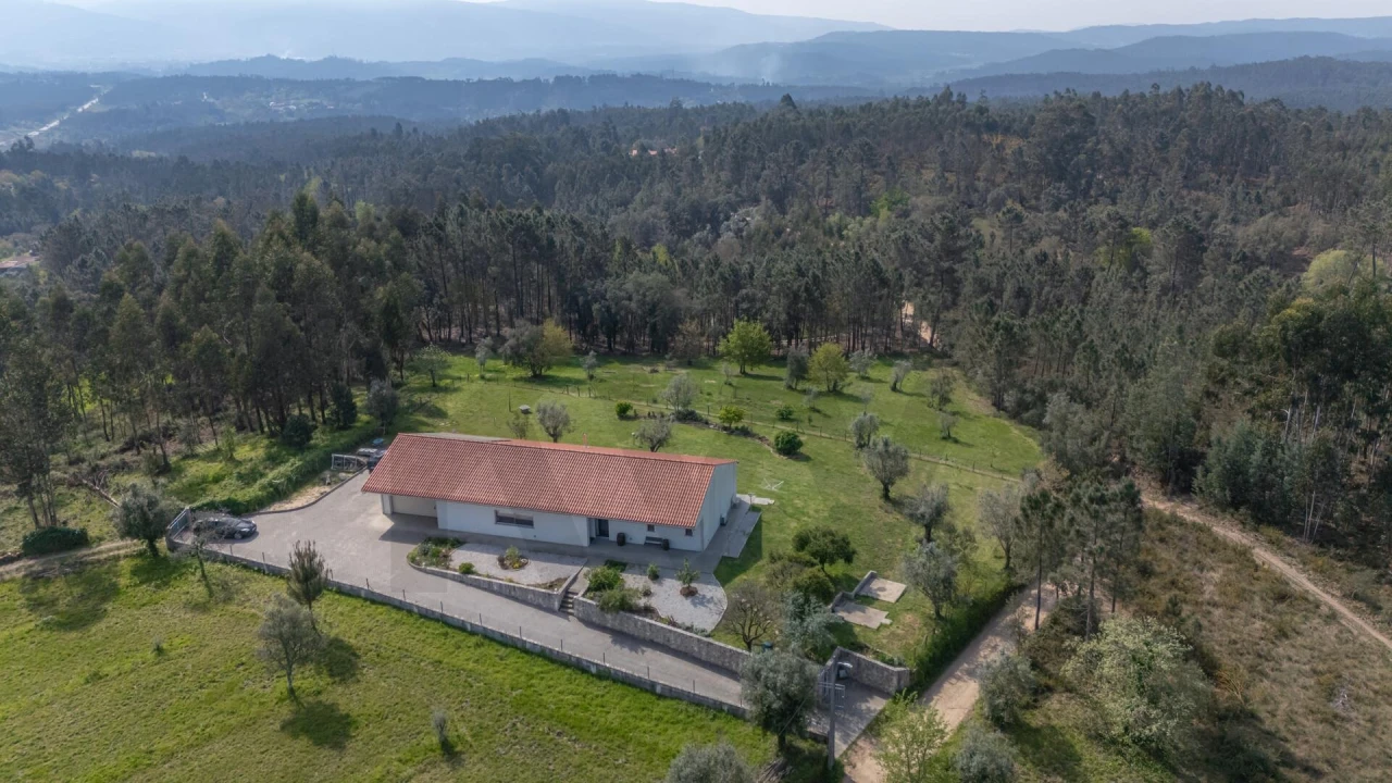 Moradia T3 para Venda em Poiares (Santo Andre) Foto 56