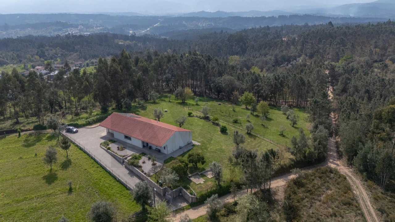 Moradia T3 para Venda em Poiares (Santo Andre) Foto 57