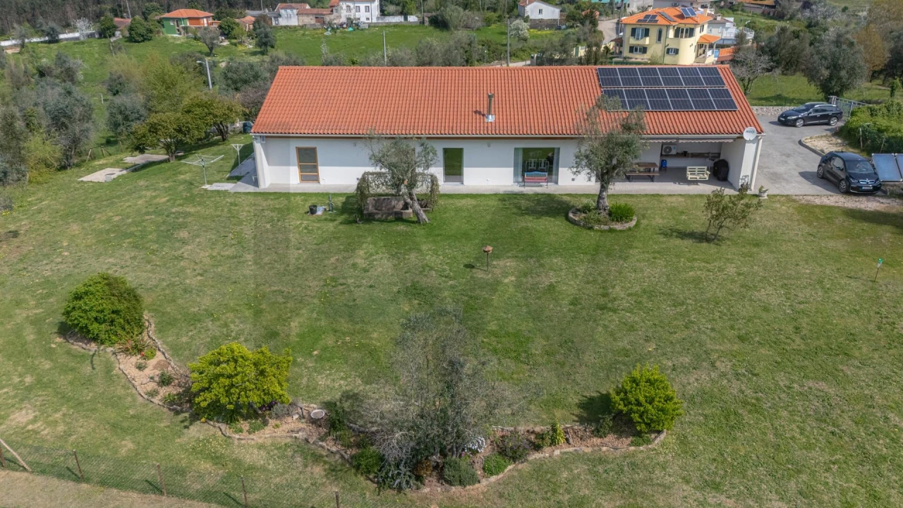 Moradia T3 para Venda em Poiares (Santo Andre) Foto 44