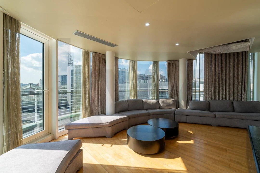 Apartamento T3 para Arrendamento em Parque das Nações Foto 2