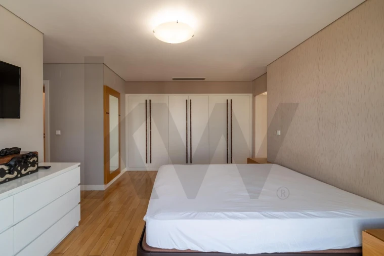 Apartamento T3 para Arrendamento em Parque das Nações Foto 15