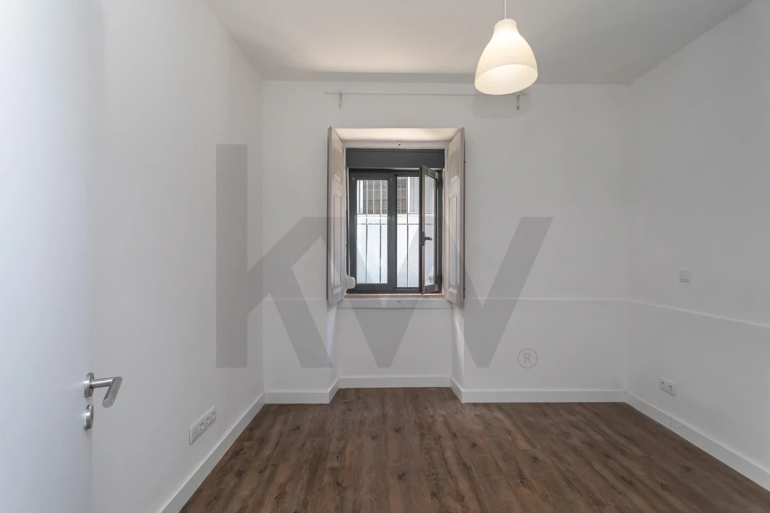 Apartamento T1 para Venda em Alvalade Foto 11