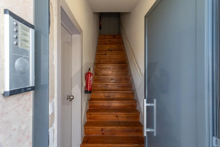 Apartamento T1 para Venda em Alvalade Foto 18