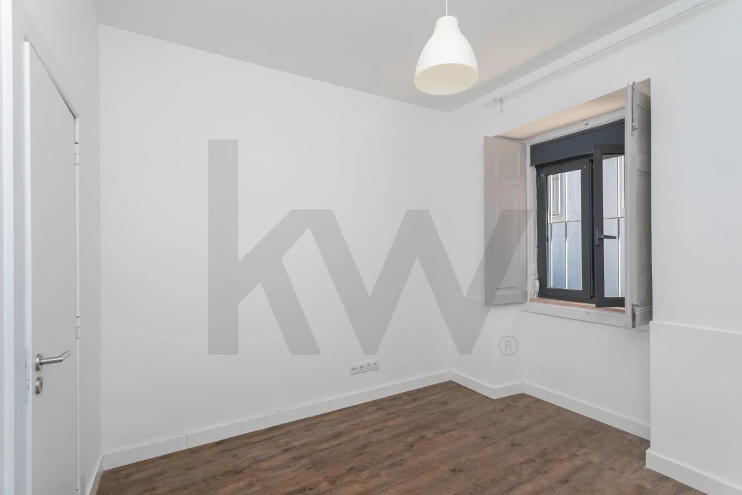 Apartamento T1 para Venda em Alvalade Foto 12