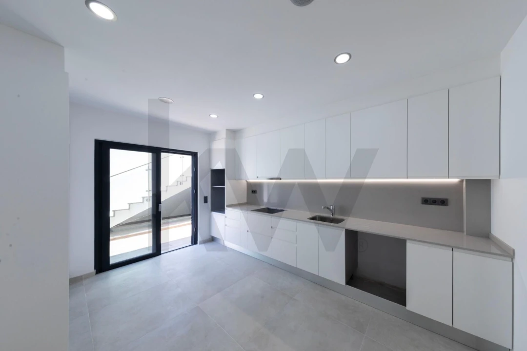 Moradia T4 para Venda em Portimão Foto 9