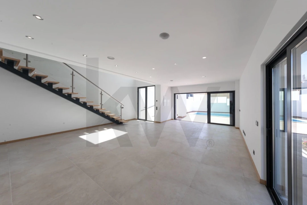 Moradia T4 para Venda em Portimão Foto 8