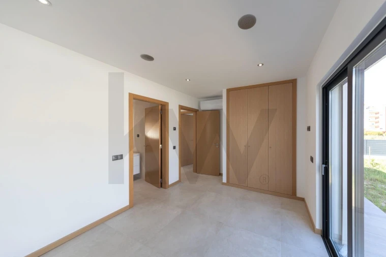 Moradia T4 para Venda em Portimão Foto 26