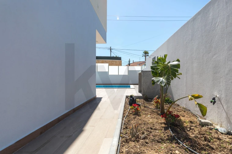 Moradia T4 para Venda em Portimão Foto 13