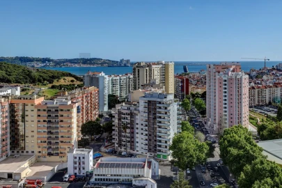 Apartamento T3 para Venda em Algés, Linda-A-Velha e Cruz Quebrada-Dafundo