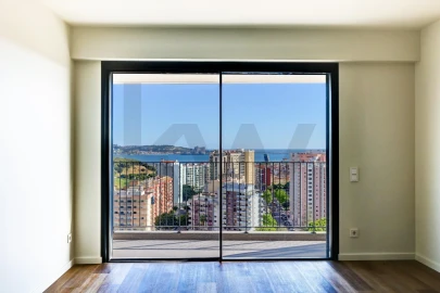 Apartamento T3 para Venda em Algés, Linda-A-Velha e Cruz Quebrada-Dafundo