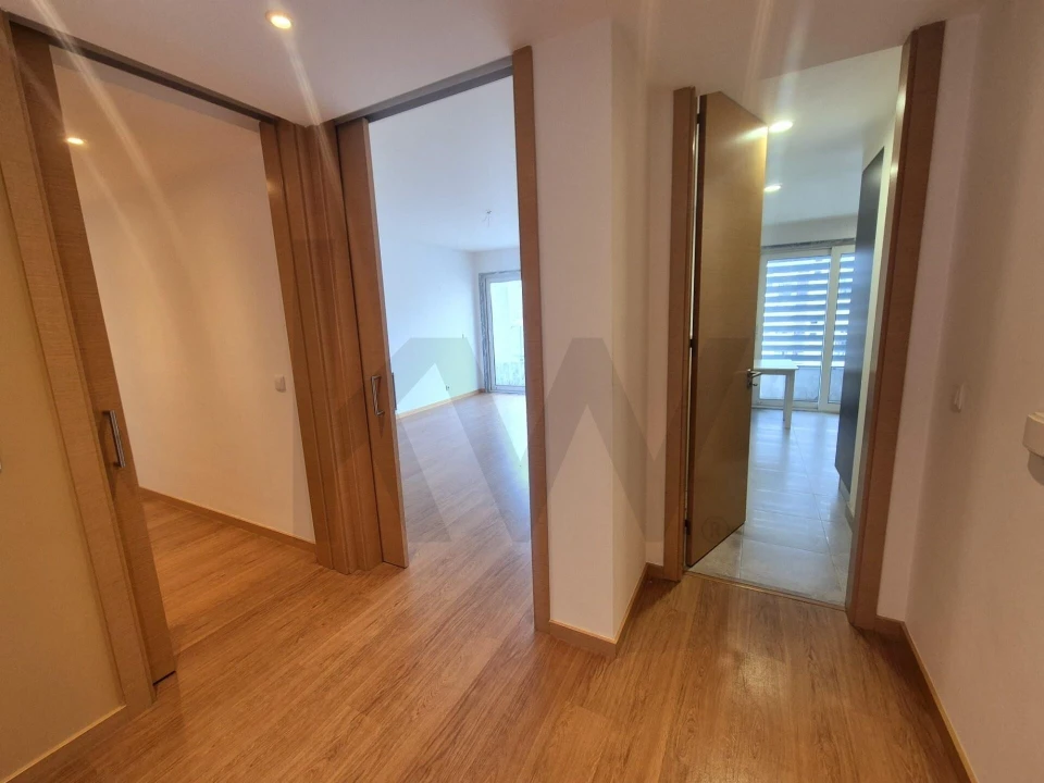 Apartamento T2 para Arrendamento em Sacavém e Prior Velho Foto 3