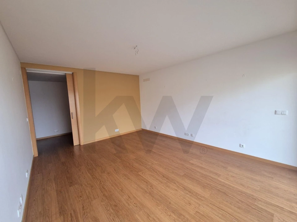 Apartamento T2 para Arrendamento em Sacavém e Prior Velho Foto 8