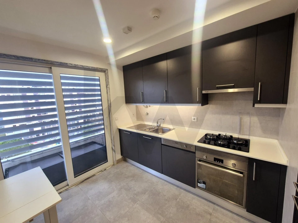 Apartamento T2 para Arrendamento em Sacavém e Prior Velho Foto 9