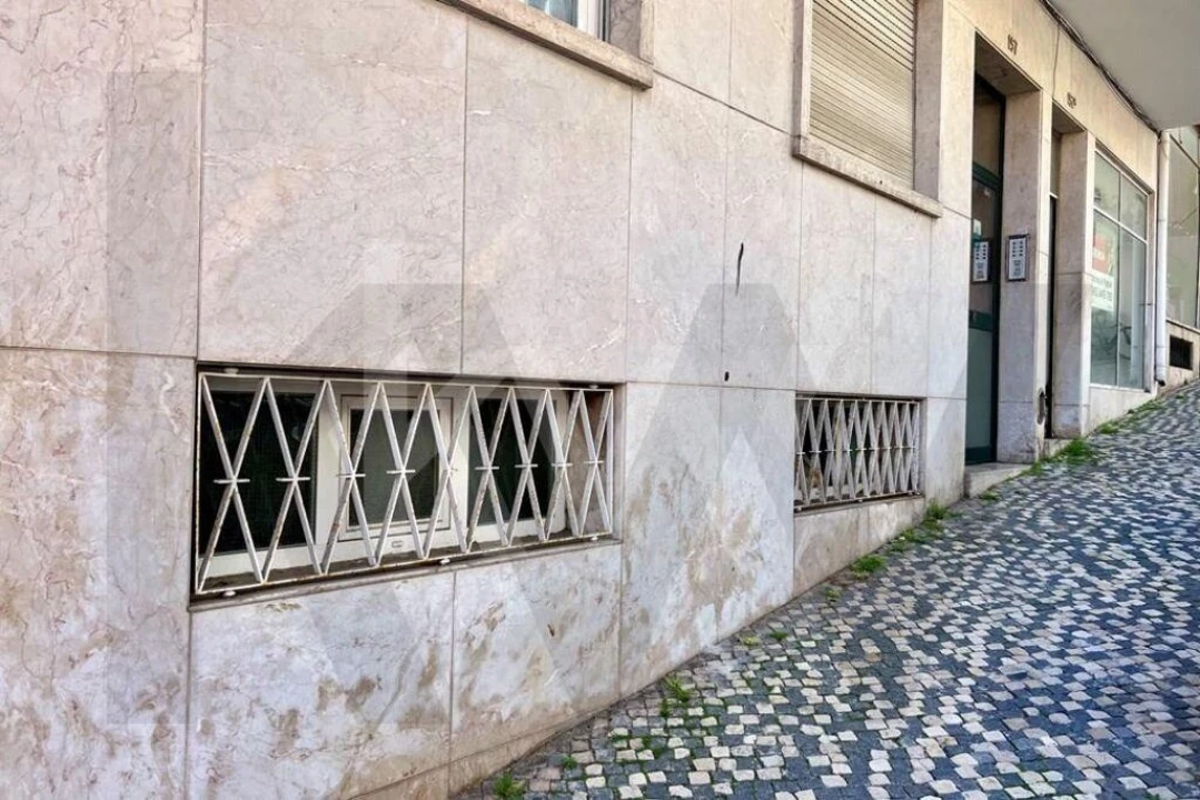 Loja para Arrendamento em Estrela Foto 13