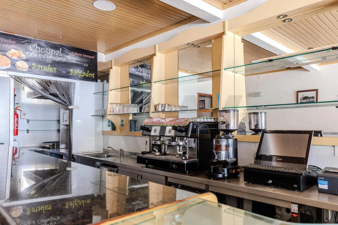 Loja para Arrendamento em Romeira e Várzea Foto 8