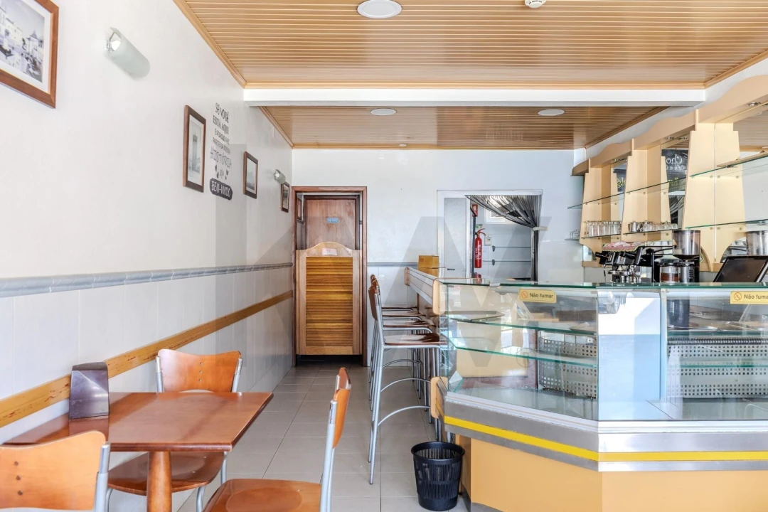 Loja para Arrendamento em Romeira e Várzea Foto 4