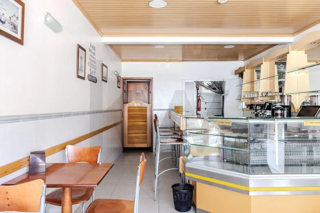 Loja para Arrendamento em Romeira e Várzea Foto 5