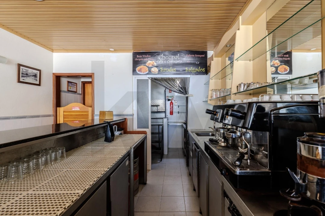 Loja para Arrendamento em Romeira e Várzea Foto 10