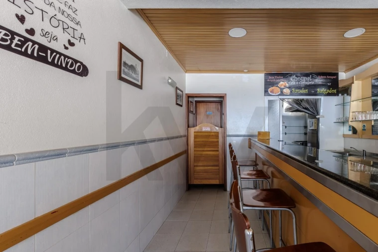 Loja para Arrendamento em Romeira e Várzea Foto 9