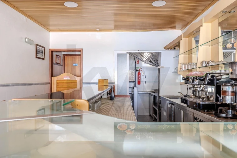 Loja para Arrendamento em Romeira e Várzea Foto 6