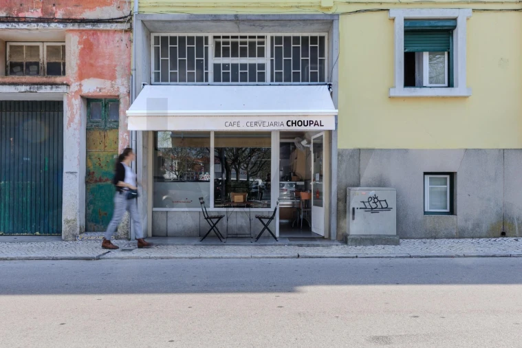 Loja para Arrendamento em Romeira e Várzea Foto 1