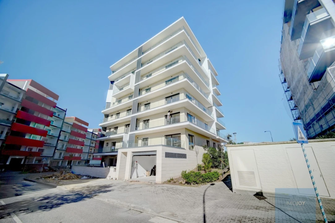 Apartamento T3 para Venda em Carnaxide e Queijas Foto 31