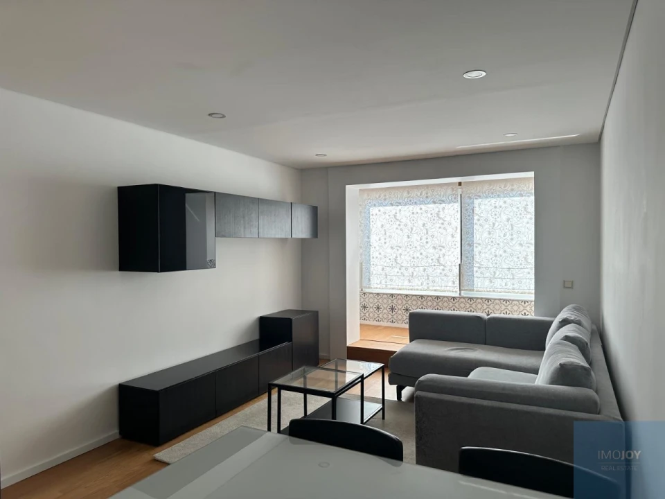 Apartamento T2 para Arrendamento em Lordelo do Ouro e Massarelos Foto 1