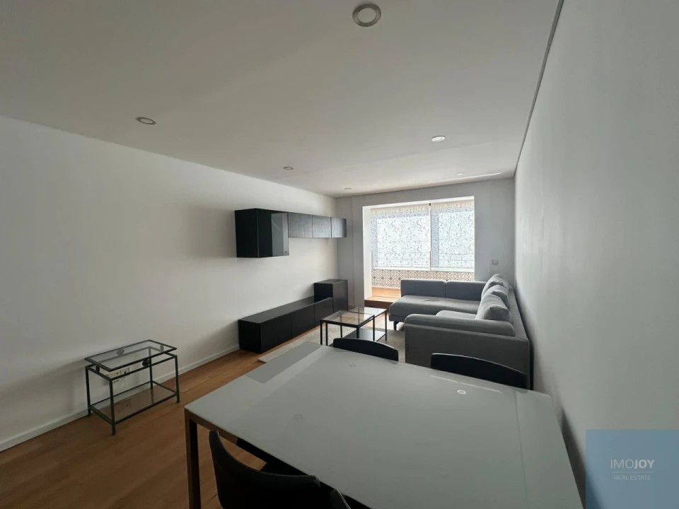 Apartamento T2 para Arrendamento em Lordelo do Ouro e Massarelos Foto 3