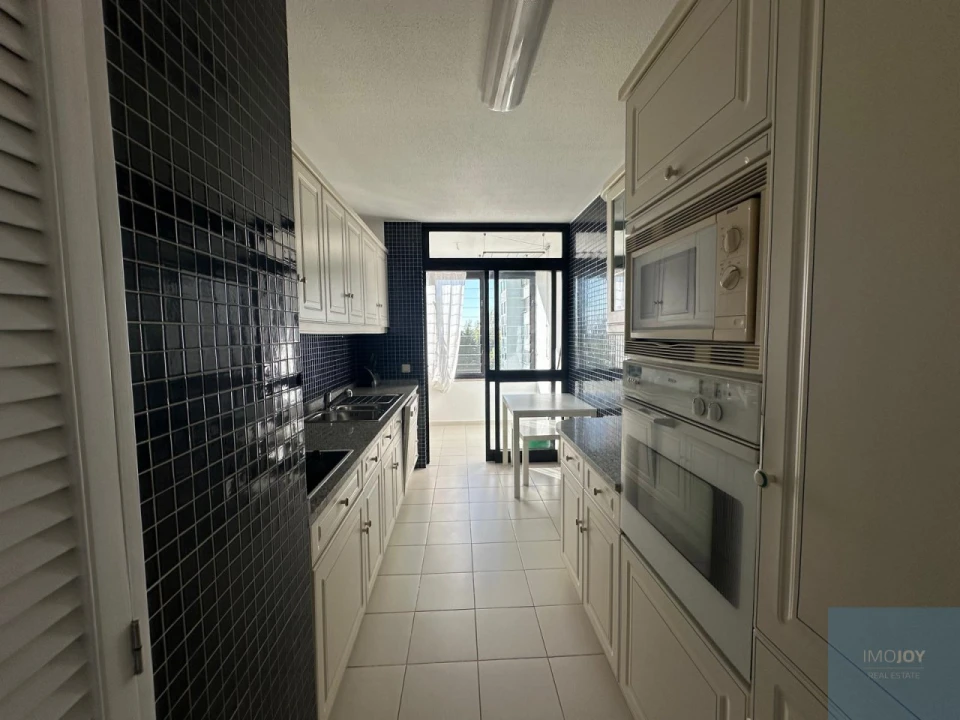 Apartamento T2 para Arrendamento em Lordelo do Ouro e Massarelos Foto 13