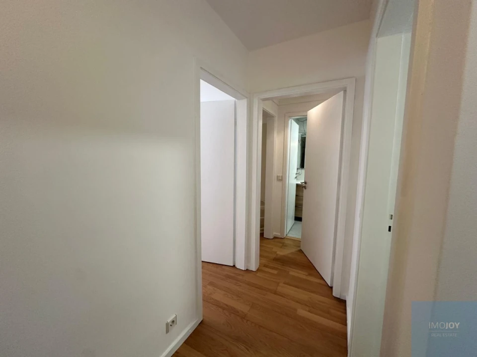 Apartamento T2 para Arrendamento em Lordelo do Ouro e Massarelos Foto 23