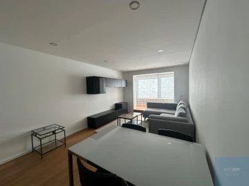 Apartamento T2 para Arrendamento em Lordelo do Ouro e Massarelos