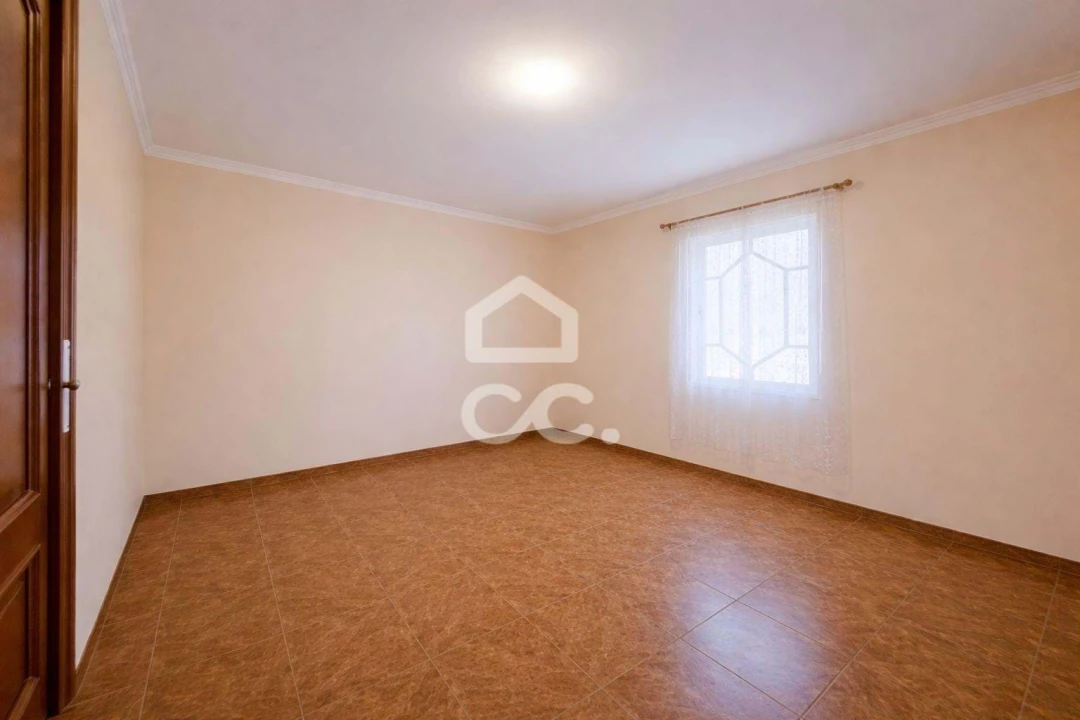 Moradia T5 para Venda em Arrifes Foto 10