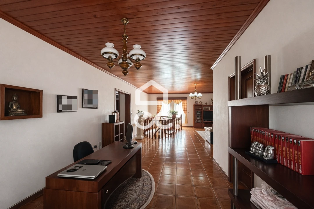 Moradia T5 para Venda em Arrifes Foto 19