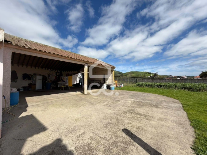 Moradia T5 para Venda em Arrifes Foto 30