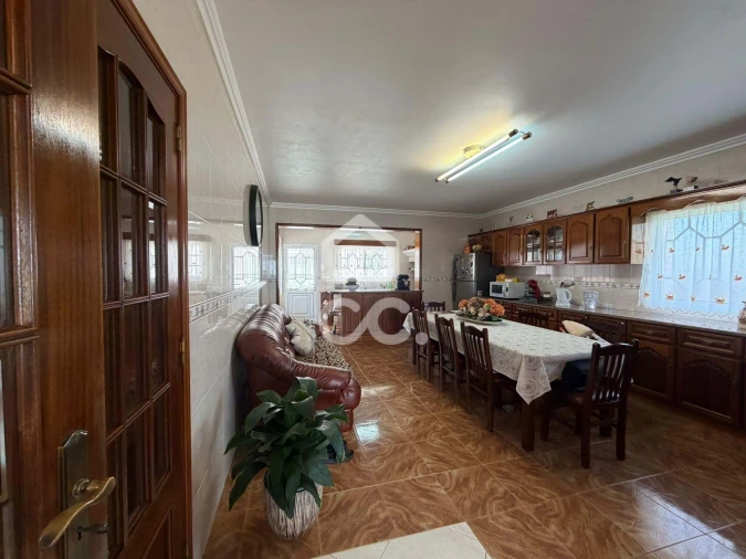 Moradia T5 para Venda em Arrifes Foto 8